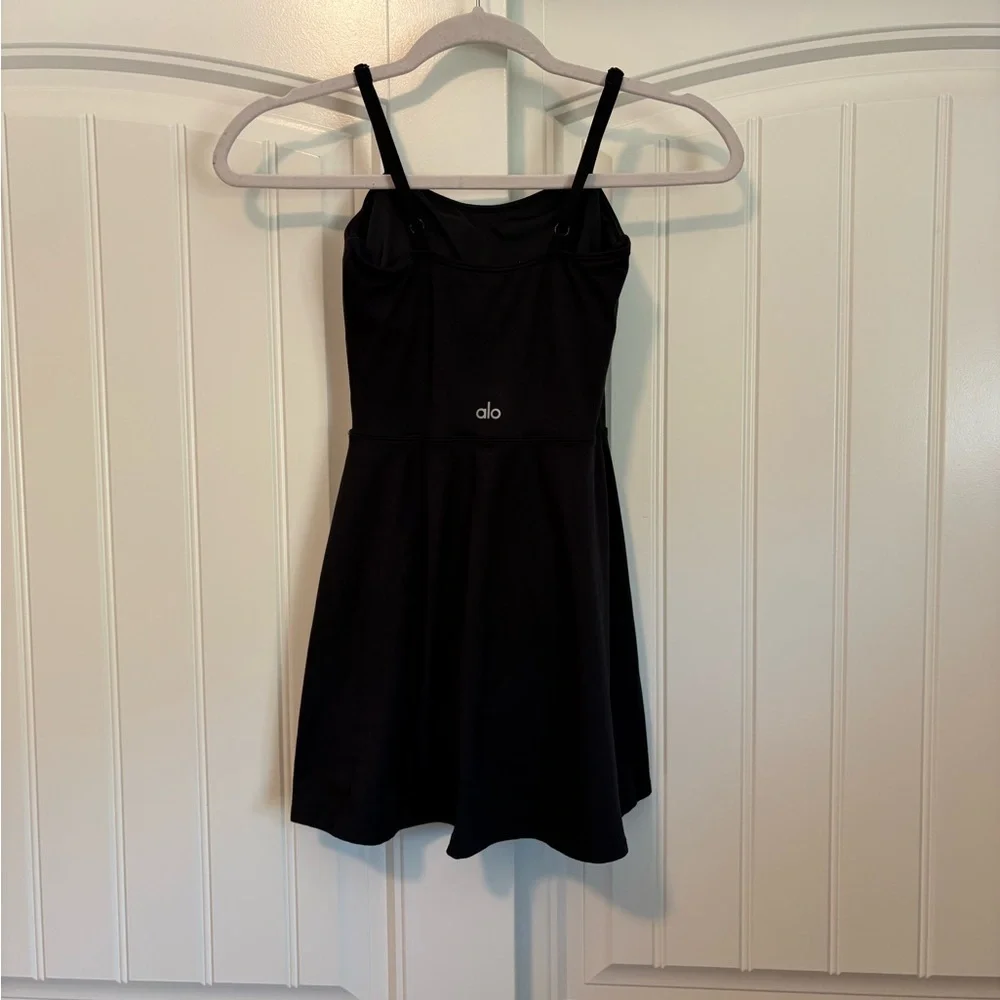 Alo Yoga Alosoft Courtside Tennis Dress in black size XS